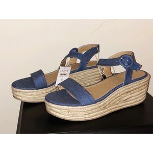 LOFT Denim Sandel